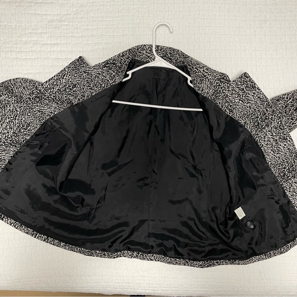 Women’s Wool Blend Jacket Five Button Front Two Waist Pockets Gently Worn - Picture 9 of 11